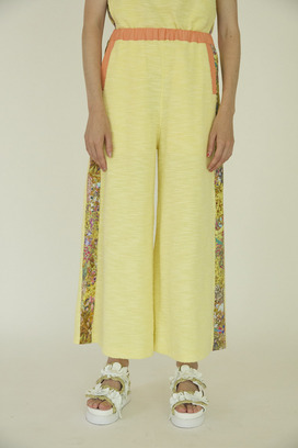 7.Slab tweed pants