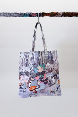 SINGIN' IN THE WOODS TOTE