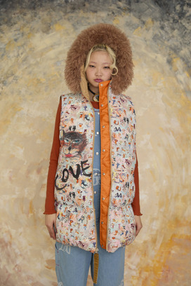 MANY FUNNY CATS DOWN LONG VEST 詳細画像