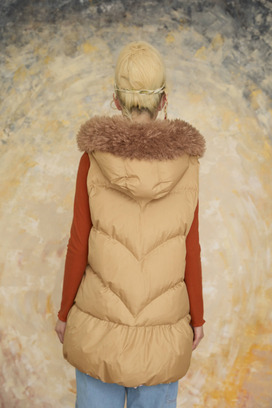 MANY FUNNY CATS DOWN LONG VEST 詳細画像