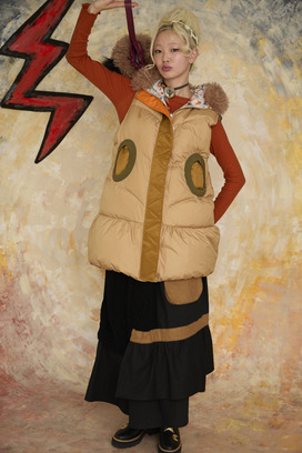 MANY FUNNY CATS DOWN LONG VEST 詳細画像