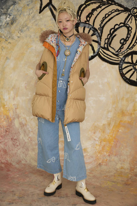 MANY FUNNY CATS DOWN LONG VEST 詳細画像