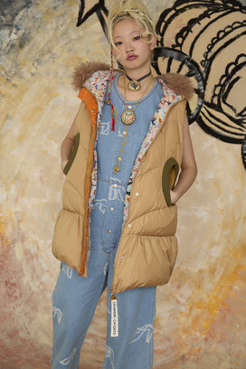 MANY FUNNY CATS DOWN LONG VEST 詳細画像