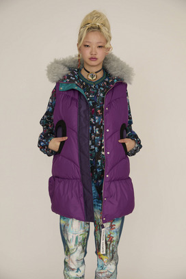 MANY FUNNY CATS DOWN LONG VEST 詳細画像