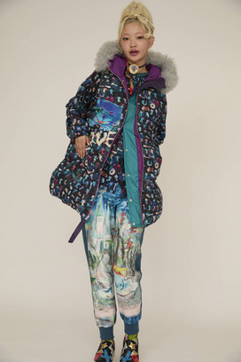 MANY FUNNY CATS DOWN LONG VEST 詳細画像