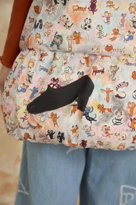 MANY FUNNY CATS DOWN LONG VEST 詳細画像