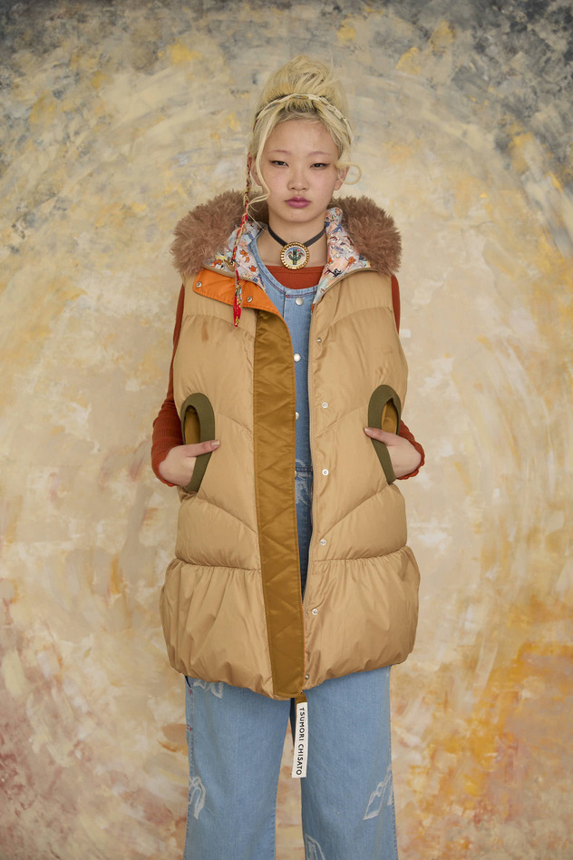 MANY FUNNY CATS DOWN LONG VEST 詳細画像 camel 1