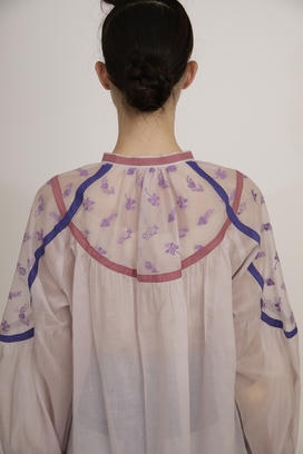 PETIT FROG EMBROIDERY BLOUSE 詳細画像