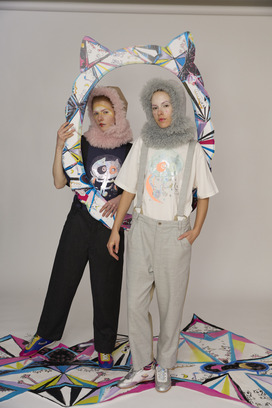 18.Cat on the moon T-shirt 詳細画像