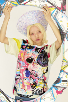 44.Dancing universe T-shirt 詳細画像